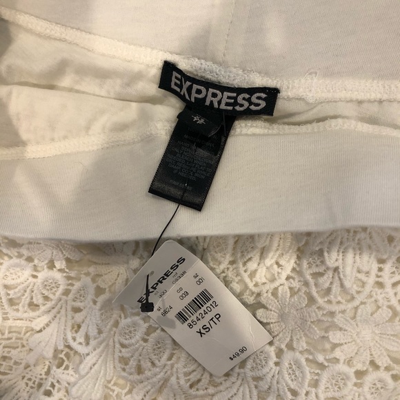 Express white lace shorts - Picture 4 of 4